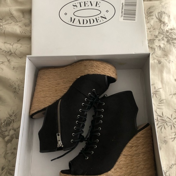 Steve Madden Wedge Heels - Picture 2 of 2